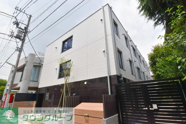 ウェルスクエアイズム下北沢WESTの物件外観写真